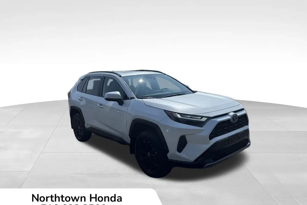 2024 Toyota RAV4 Hybrid SE photo 1