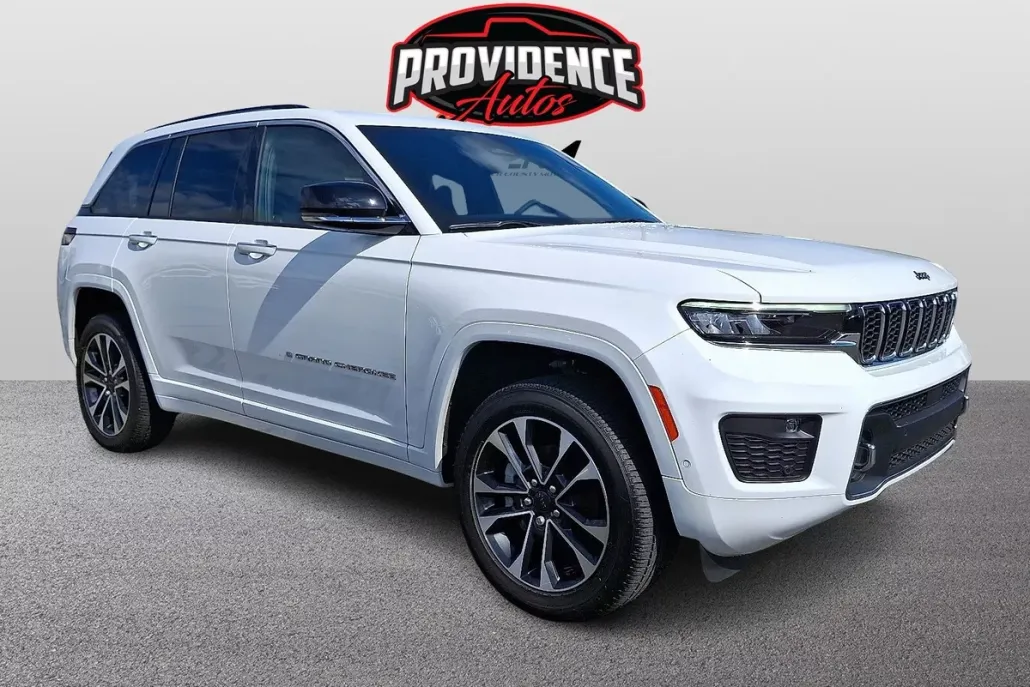 2023 Jeep Grand Cherokee Overland photo 1