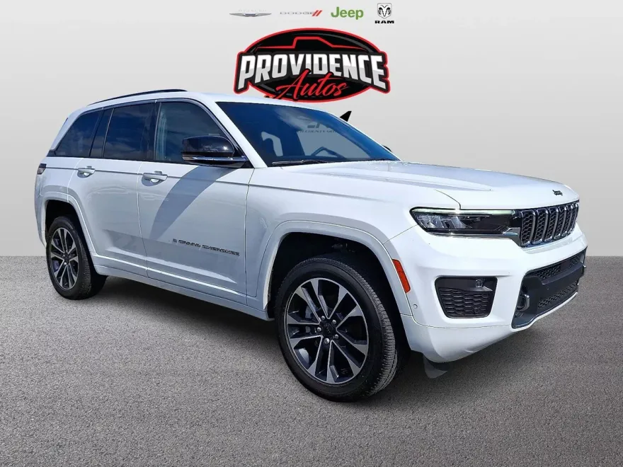 2023 Jeep Grand Cherokee Overland photo 1
