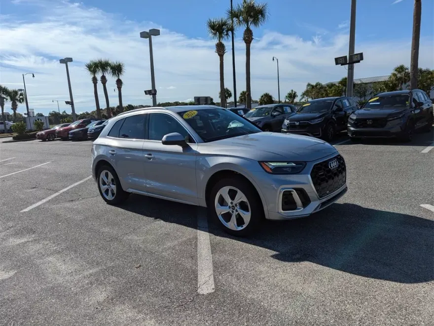 2022 Audi Q5 45 S line Premium photo 1