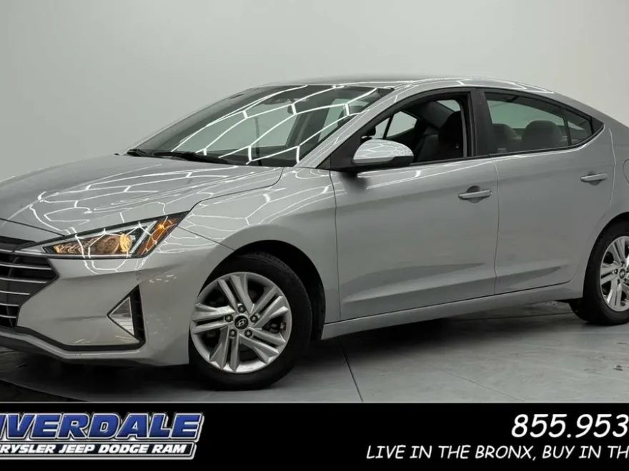 2020 Hyundai Elantra SEL photo 1