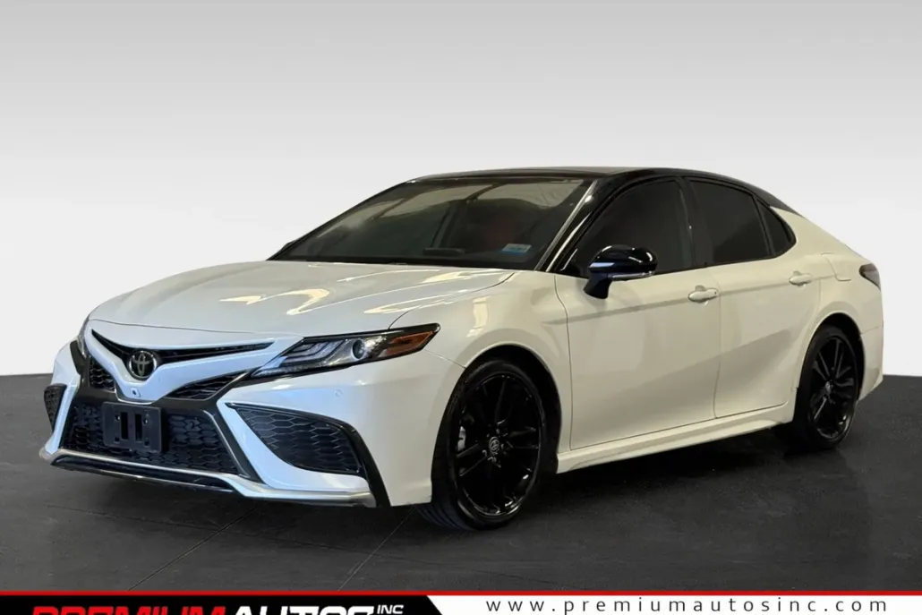 2023 Toyota Camry XSE photo 1