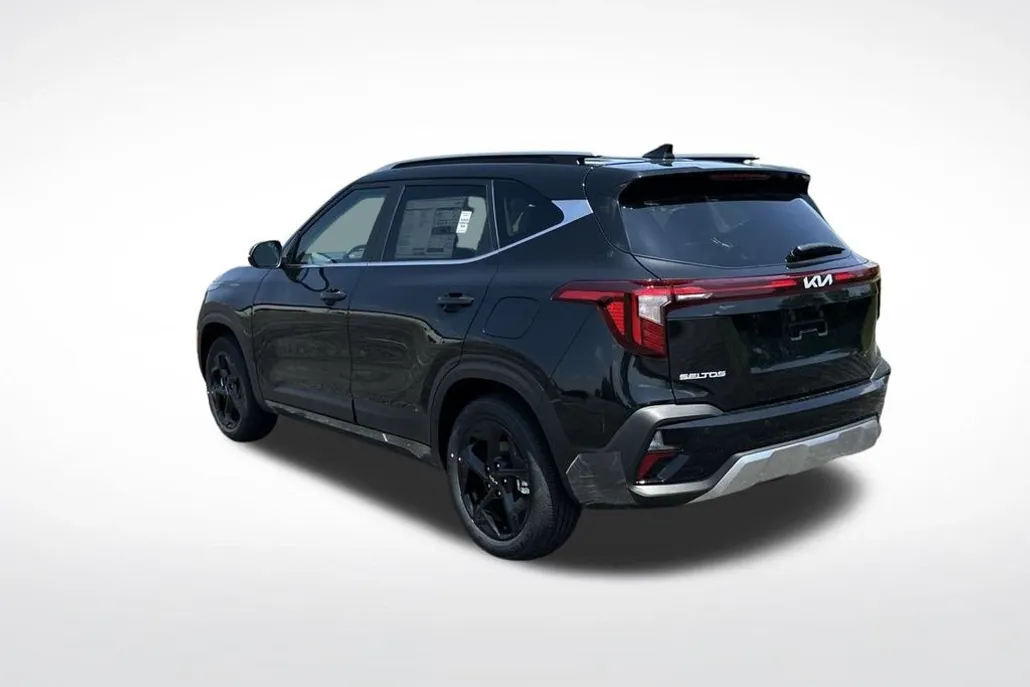 2026 Kia Seltos EX photo 1
