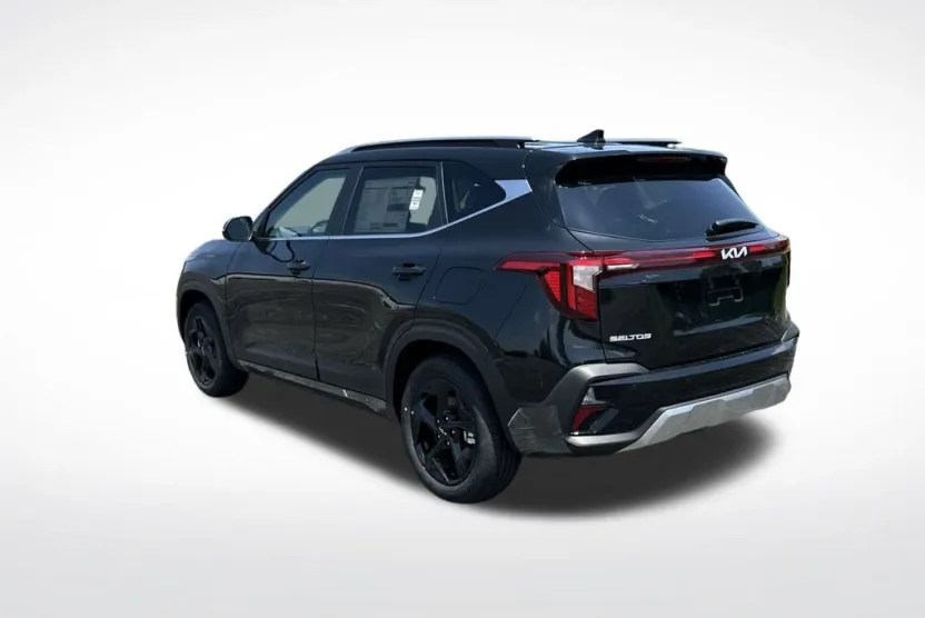 2026 Kia Seltos EX photo 1