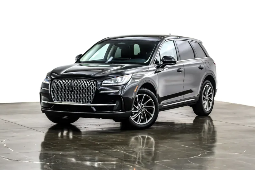 2023 Lincoln Corsair Standard photo 1