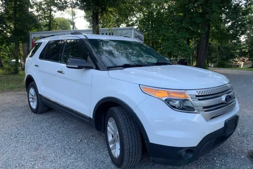 2013 Ford Explorer XLT photo 1