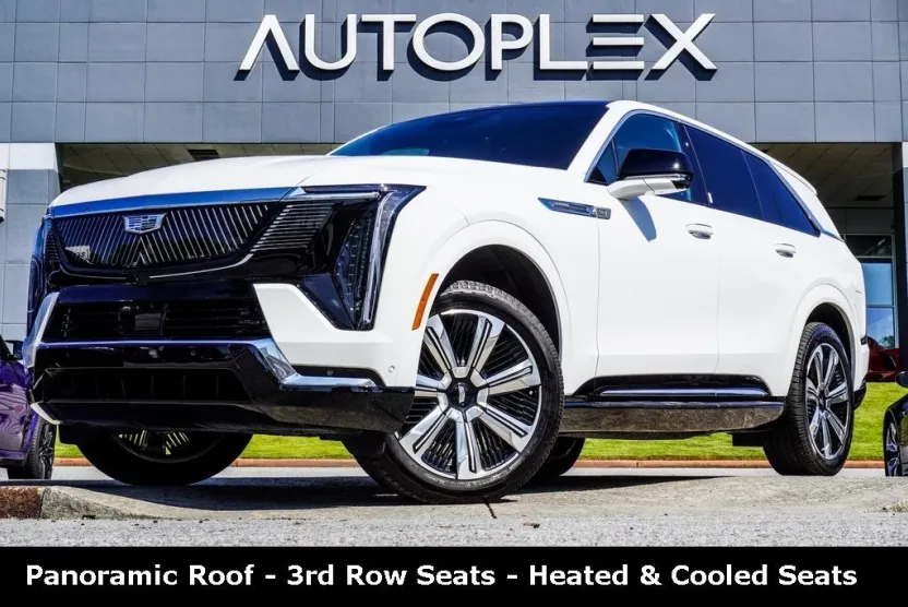 2025 Cadillac Escalade IQ Luxury photo 1