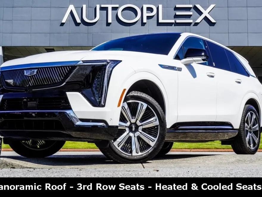 2025 Cadillac Escalade IQ Luxury photo 1