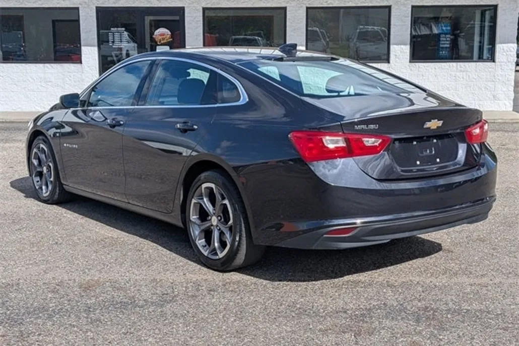 2023 Chevrolet Malibu 1LT photo 1