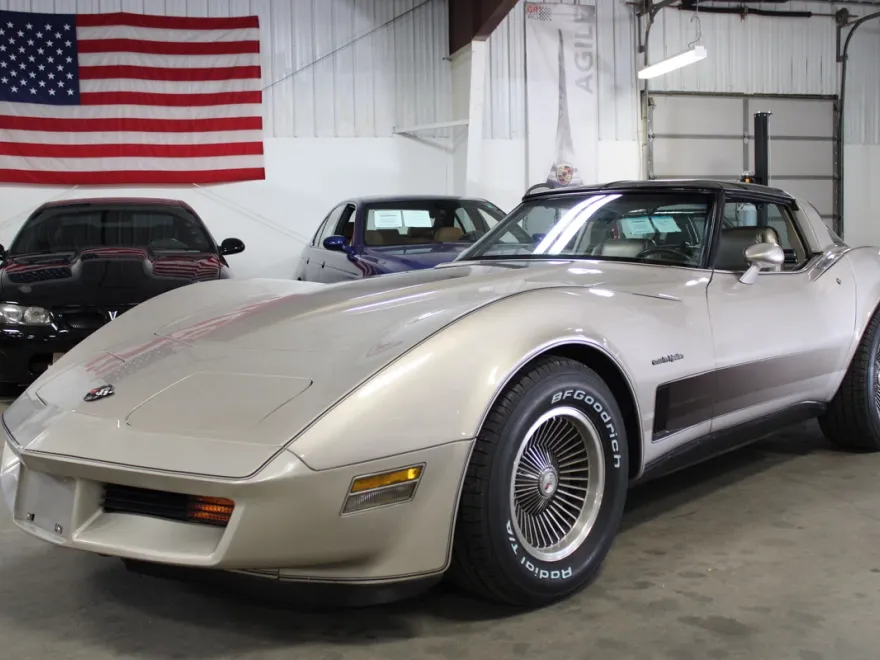 1982 Chevrolet Corvette photo 1