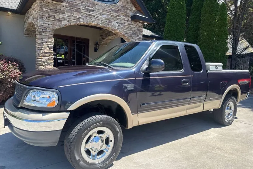 2000 Ford F-150 Lariat photo 1