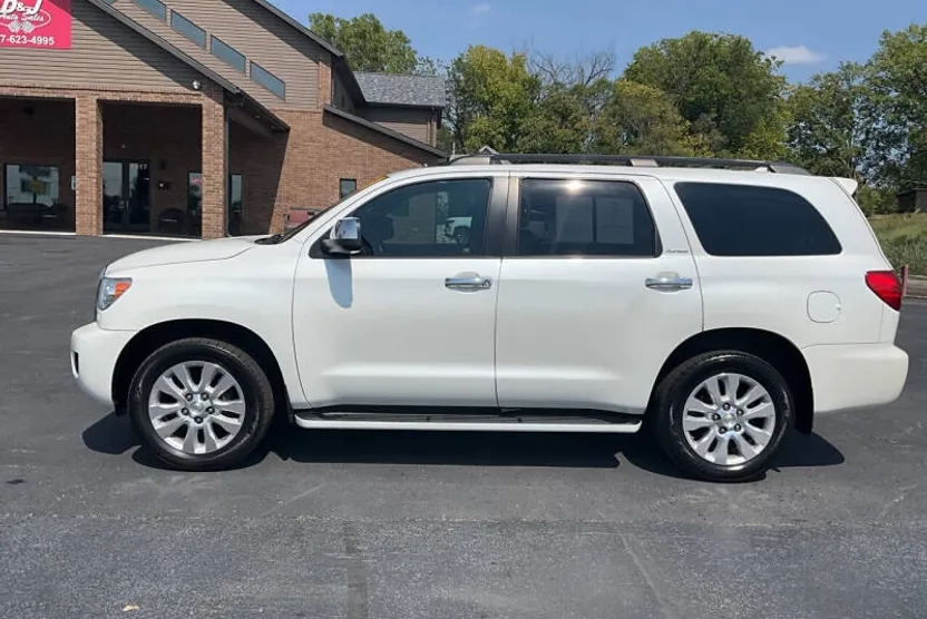 2013 Toyota Sequoia Platinum photo 1