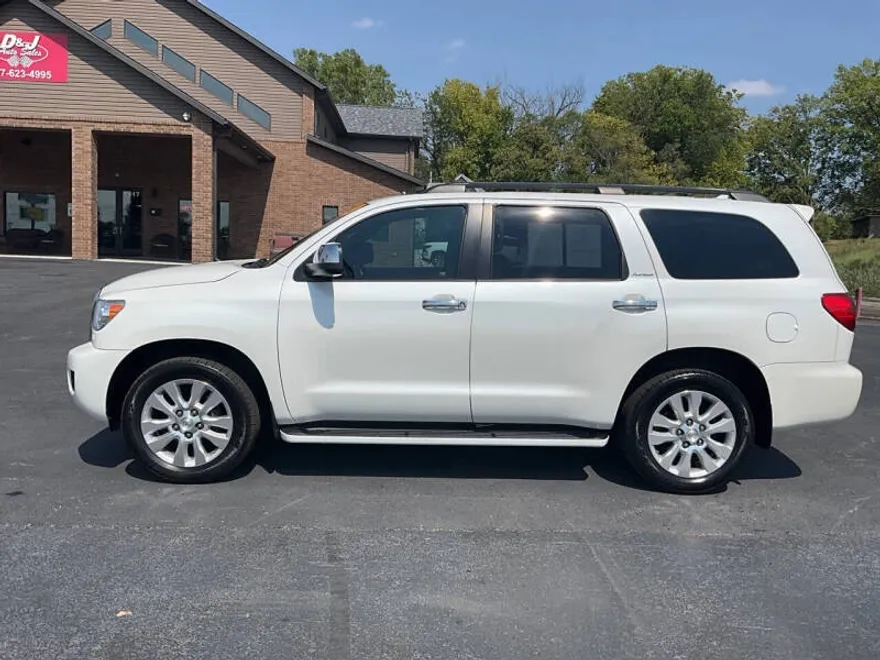 2013 Toyota Sequoia Platinum photo 1