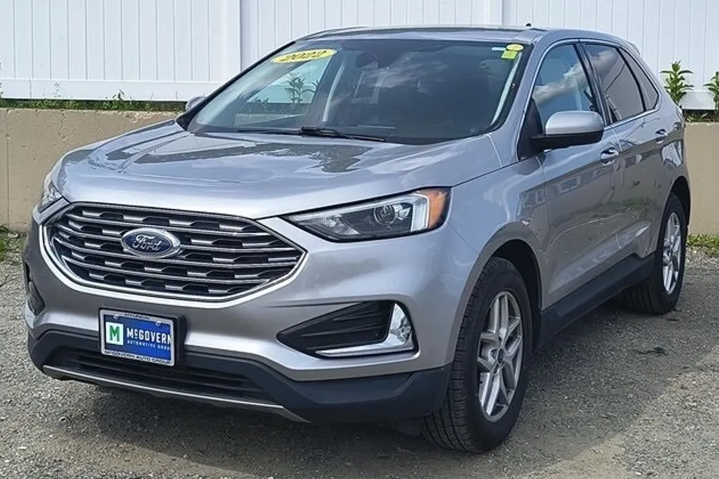 2022 Ford Edge SEL photo 1