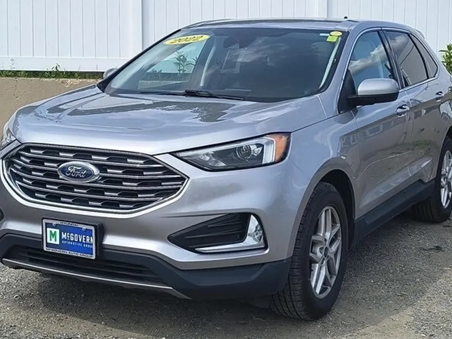 2022 Ford Edge SEL photo 1