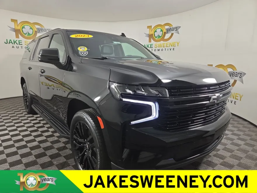 2023 Chevrolet Suburban RST photo 1