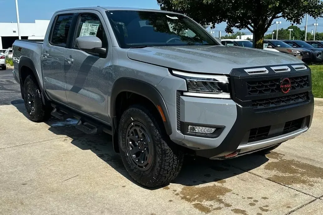 2025 Nissan Frontier Crew Cab PRO-4X photo 1