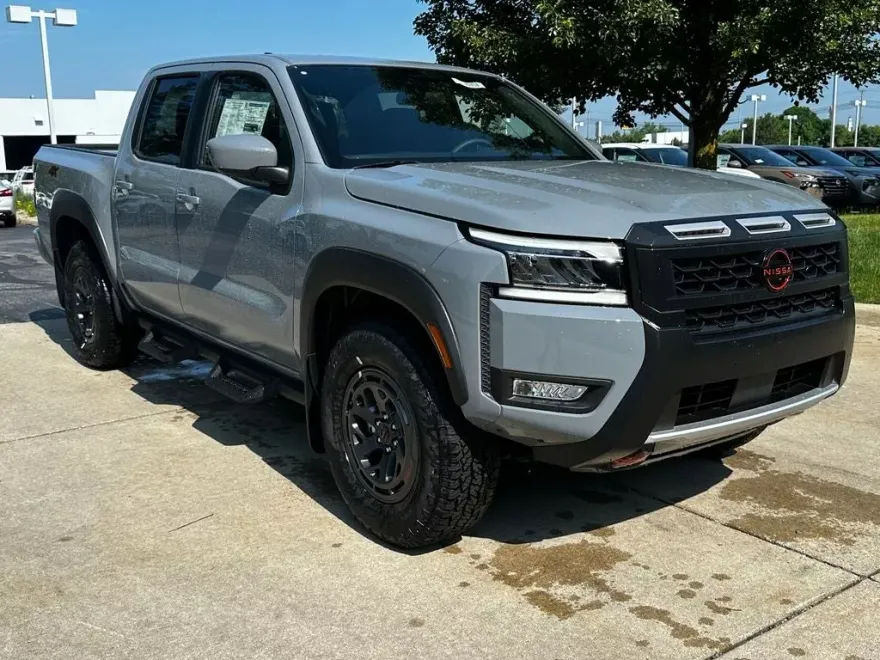 2025 Nissan Frontier Crew Cab PRO-4X photo 1