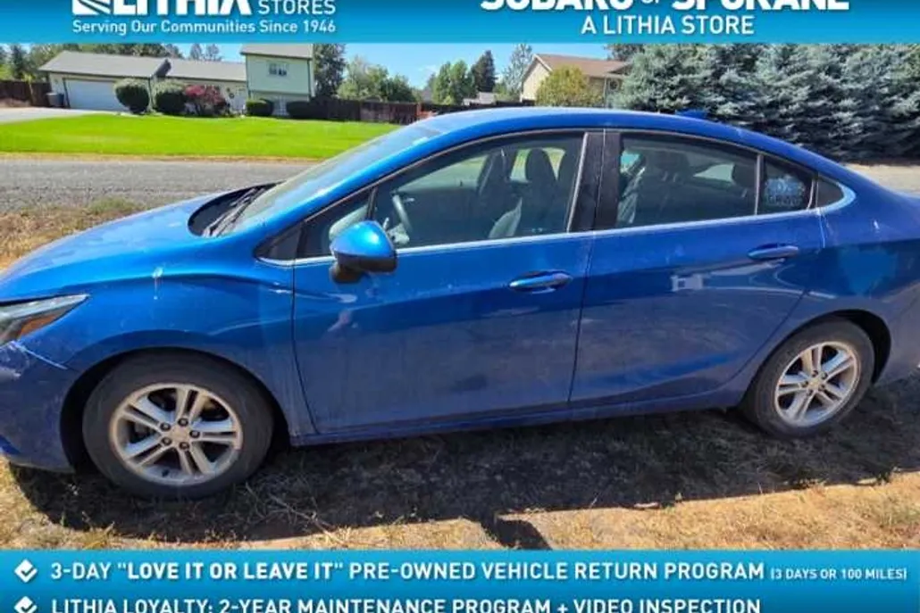 2018 Chevrolet Cruze LT photo 1