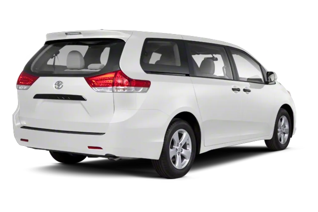 2013 Toyota Sienna LE photo 1