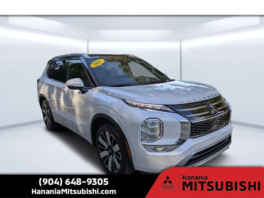 2025 Mitsubishi Outlander SEL photo 1