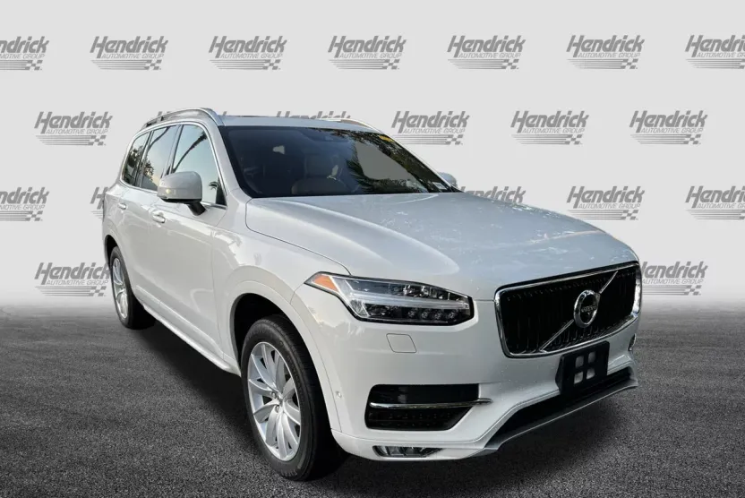 2018 Volvo XC90 Momentum photo 1