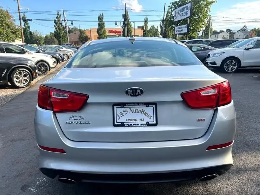 2015 Kia Optima LX photo 1