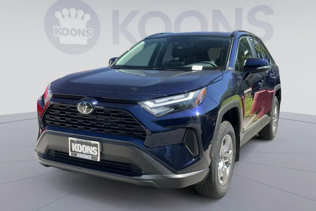 2025 Toyota RAV4 XLE photo 1