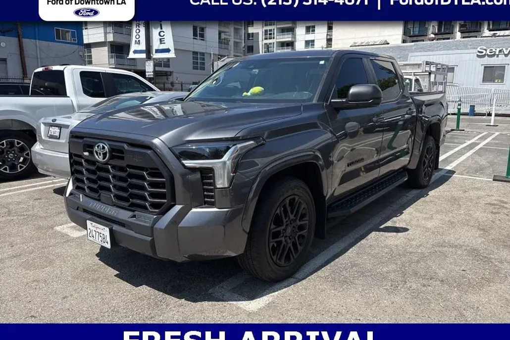 2024 Toyota Tundra SR5 photo 1