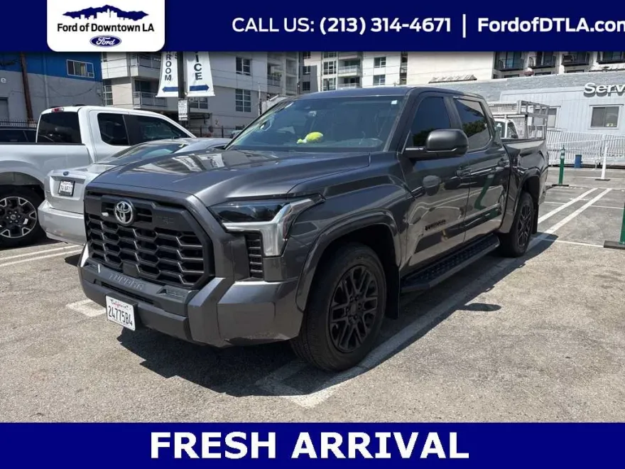 2024 Toyota Tundra SR5 photo 1