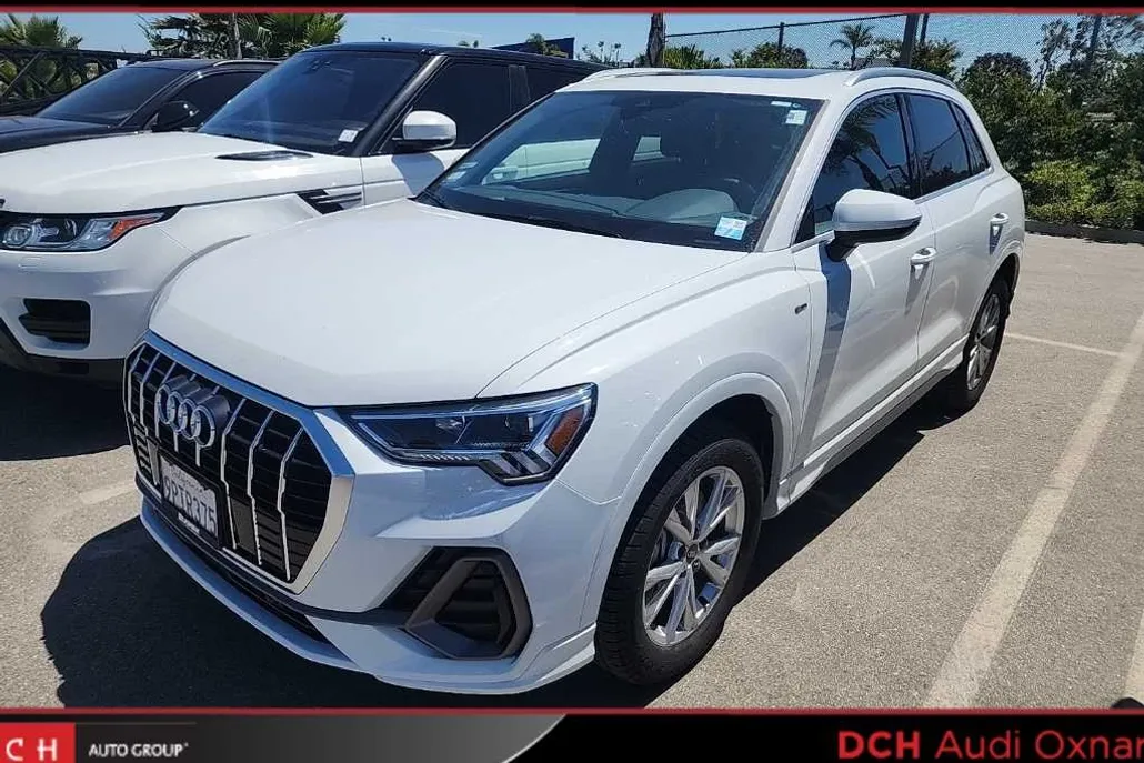 2024 Audi Q3 S line Premium Plus photo 1