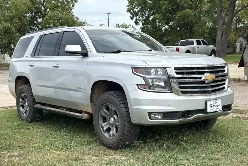 2016 Chevrolet Tahoe LT photo 1