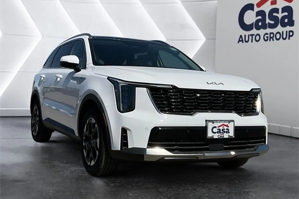 2025 Kia Sorento S photo 1