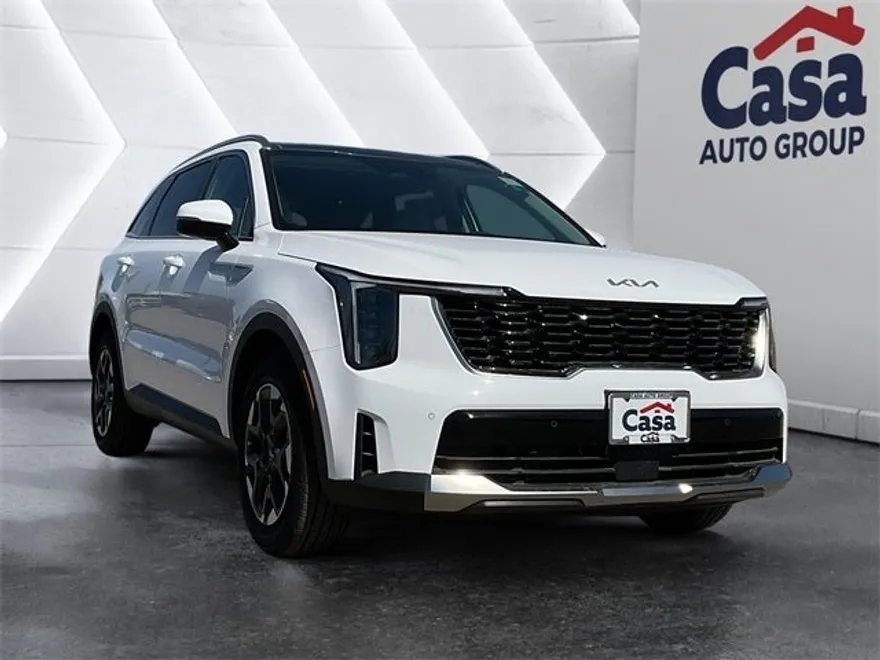 2025 Kia Sorento S photo 1