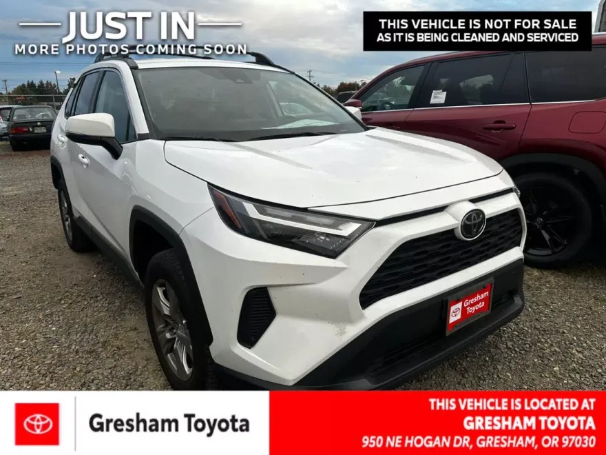 2024 Toyota RAV4 XLE photo 1