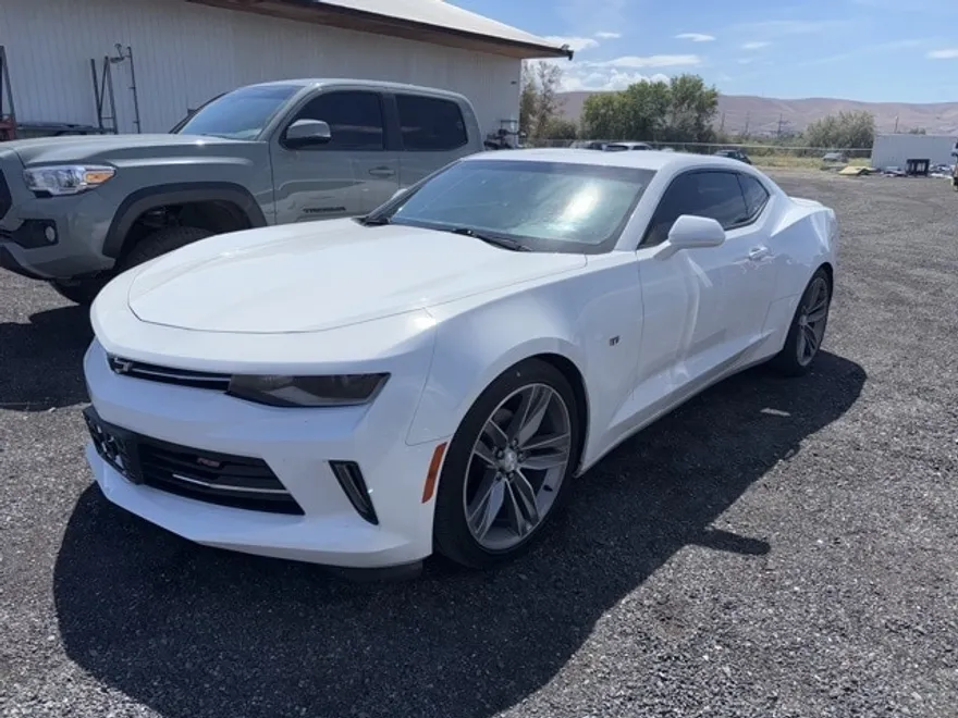 2017 Chevrolet Camaro 1LT photo 1