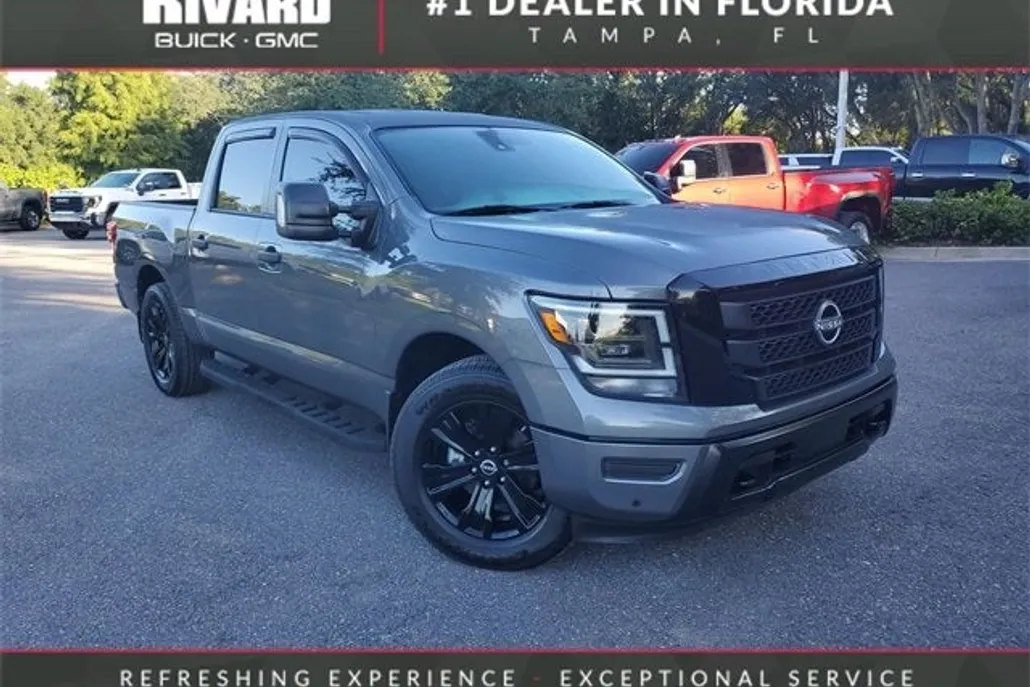 2024 Nissan Titan Crew Cab SV photo 1