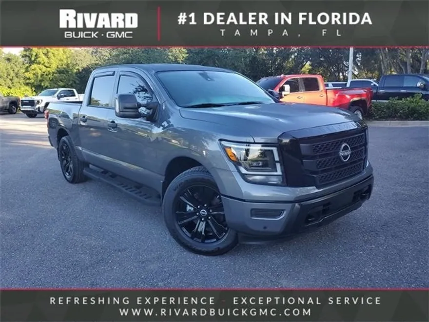2024 Nissan Titan Crew Cab SV photo 1