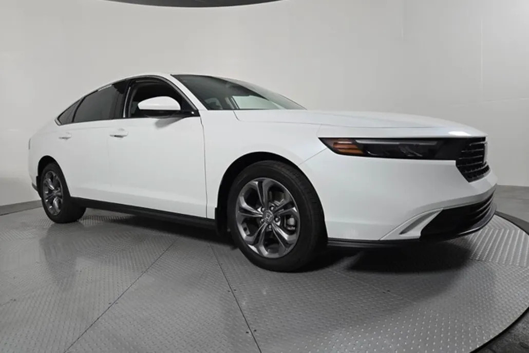 2024 Honda Accord 1.5T EX photo 1