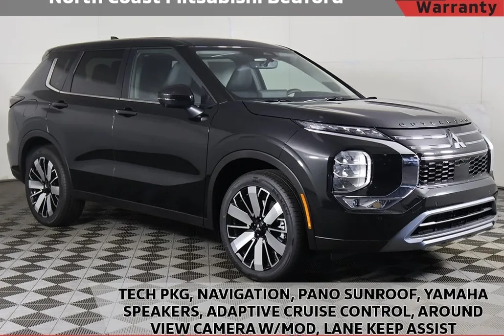 2025 Mitsubishi Outlander SE photo 1