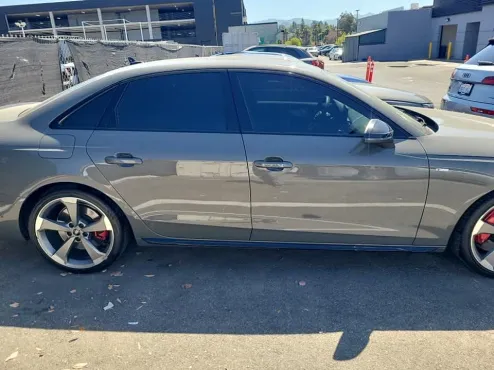 2023 Audi A4 S line Quattro Premium Plus photo 4
