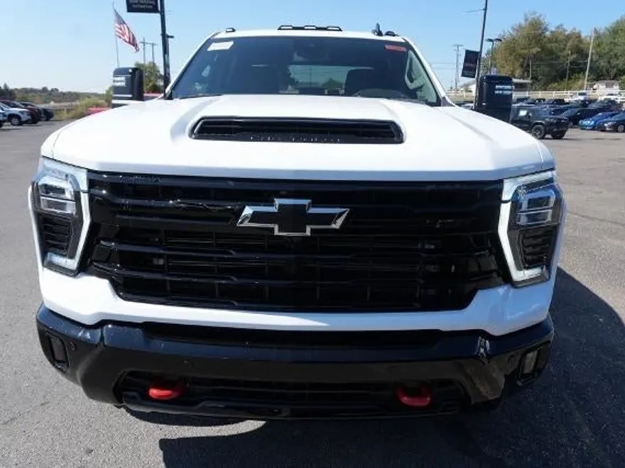 2026 Chevrolet Silverado 2500HD LT photo 1