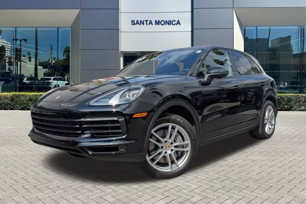 2023 Porsche Cayenne Platinum Edition photo 1