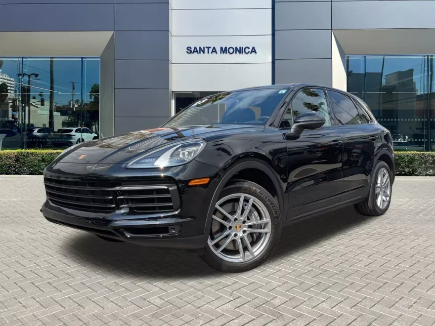 2023 Porsche Cayenne Platinum Edition photo 1