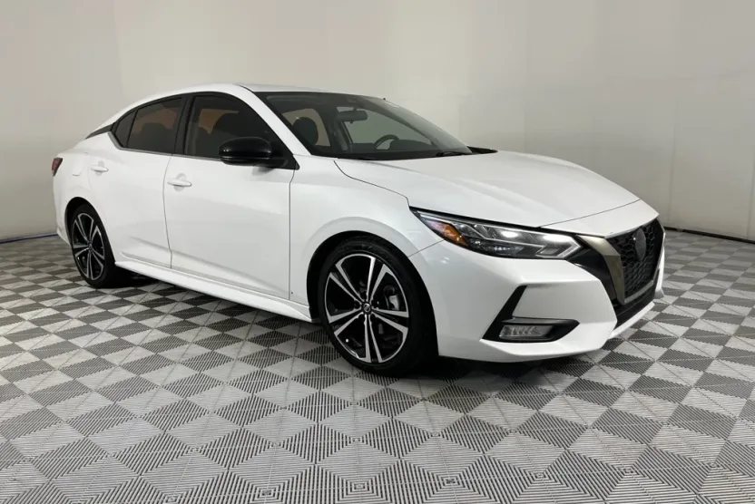 2020 Nissan Sentra SR photo 1