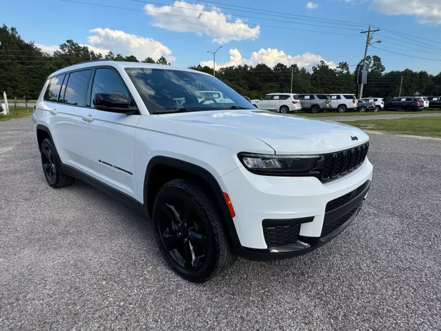 2021 Jeep Grand Cherokee Altitude photo 1