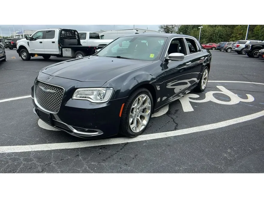 2016 Chrysler 300 C Platinum photo 1