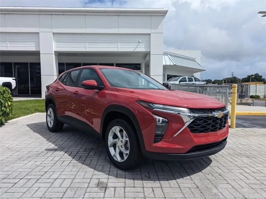 2026 Chevrolet Trax LS photo 1