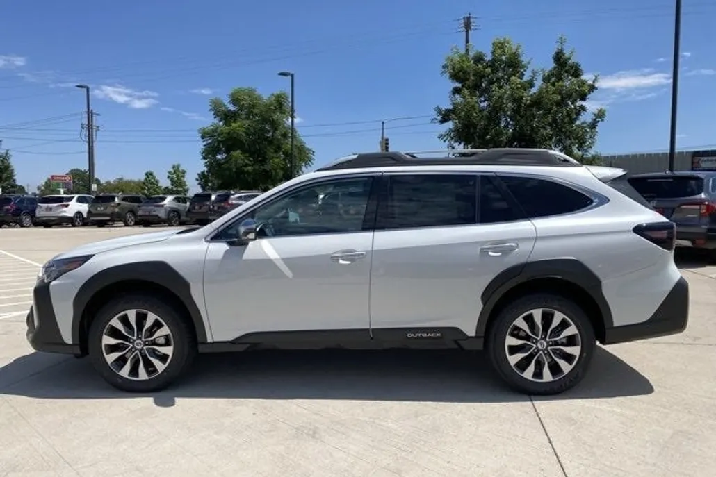 2025 Subaru Outback Touring XT photo 1