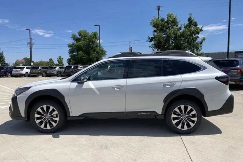 2025 Subaru Outback Touring XT photo 1